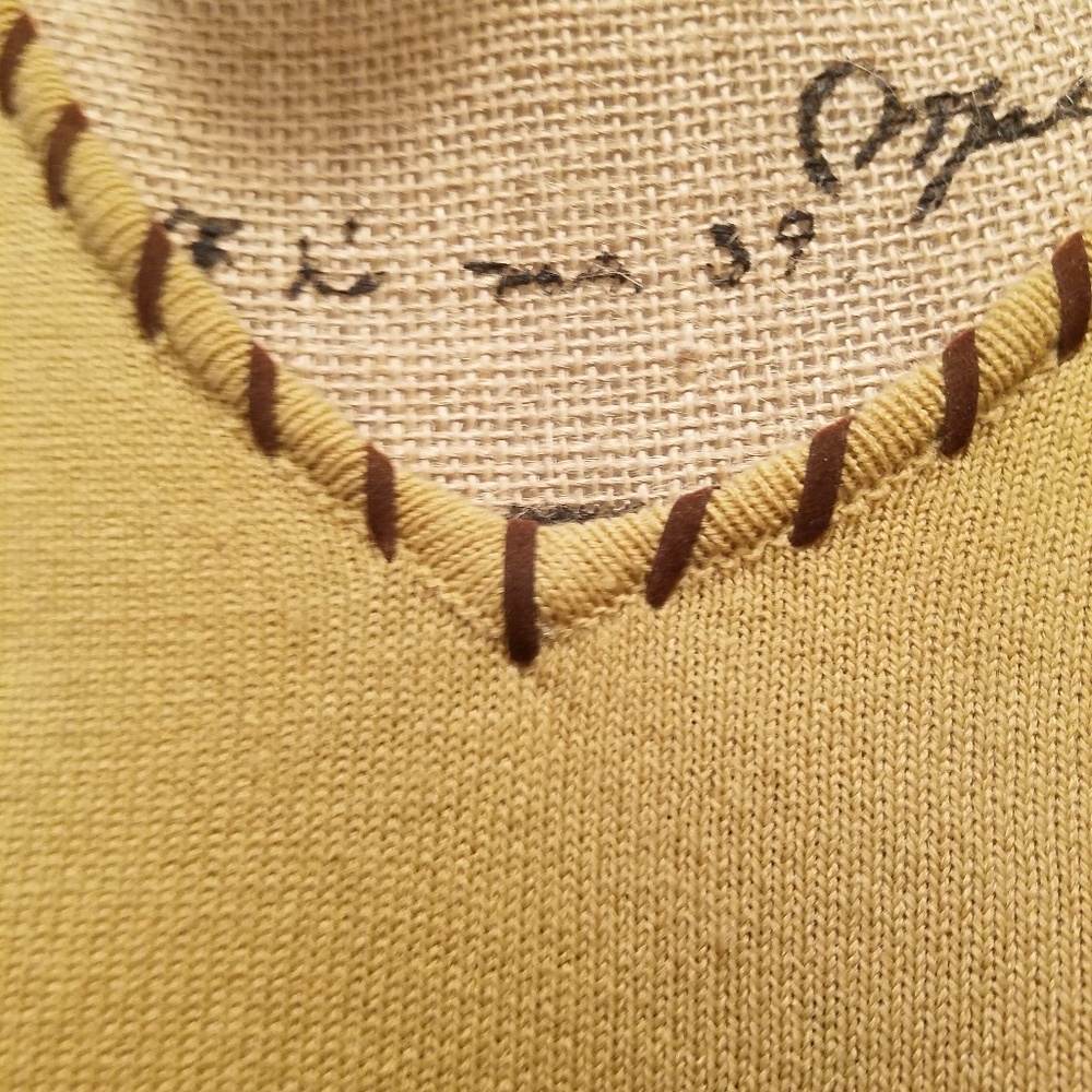 Beautiful Tunic Top - Picture 3 of 4